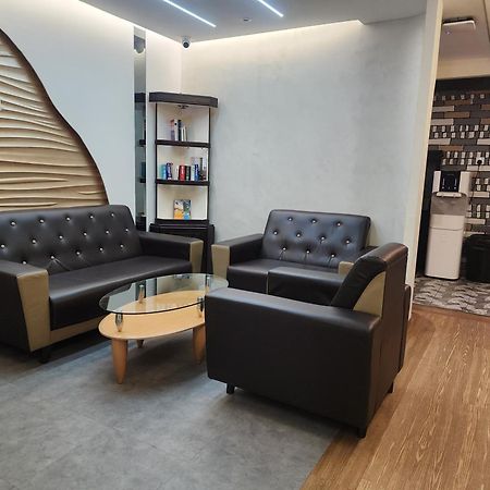 Clock Inn Backpackers Hostel Танах-Рата Екстер'єр фото